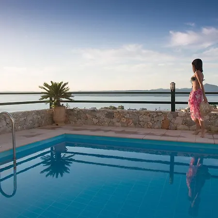 Trinity Villas *